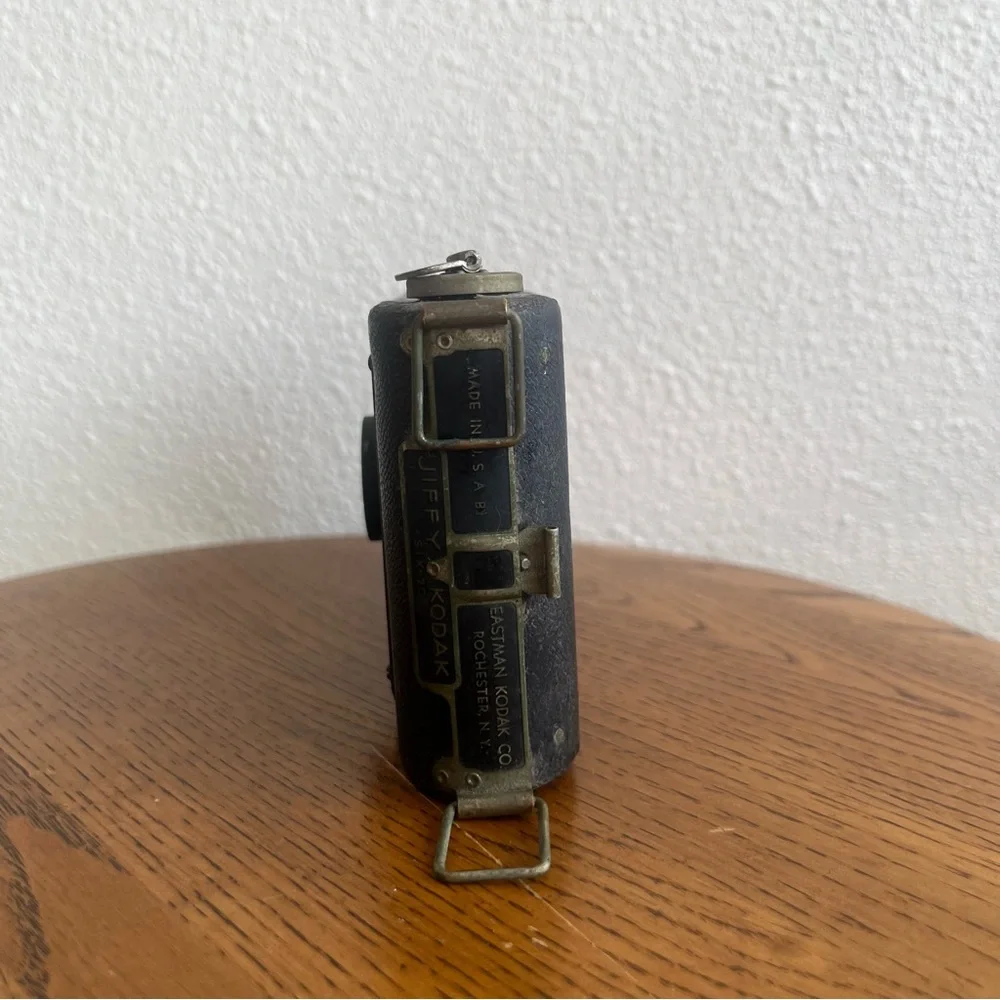 Jiffy Kodak Six-20 Twindar-lens Camera